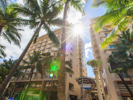 Wyndham Waikiki BeachWalk